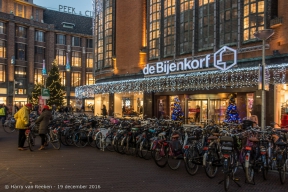 Grote Marktstraat-Wagenstraat-de Bijenkorf-1