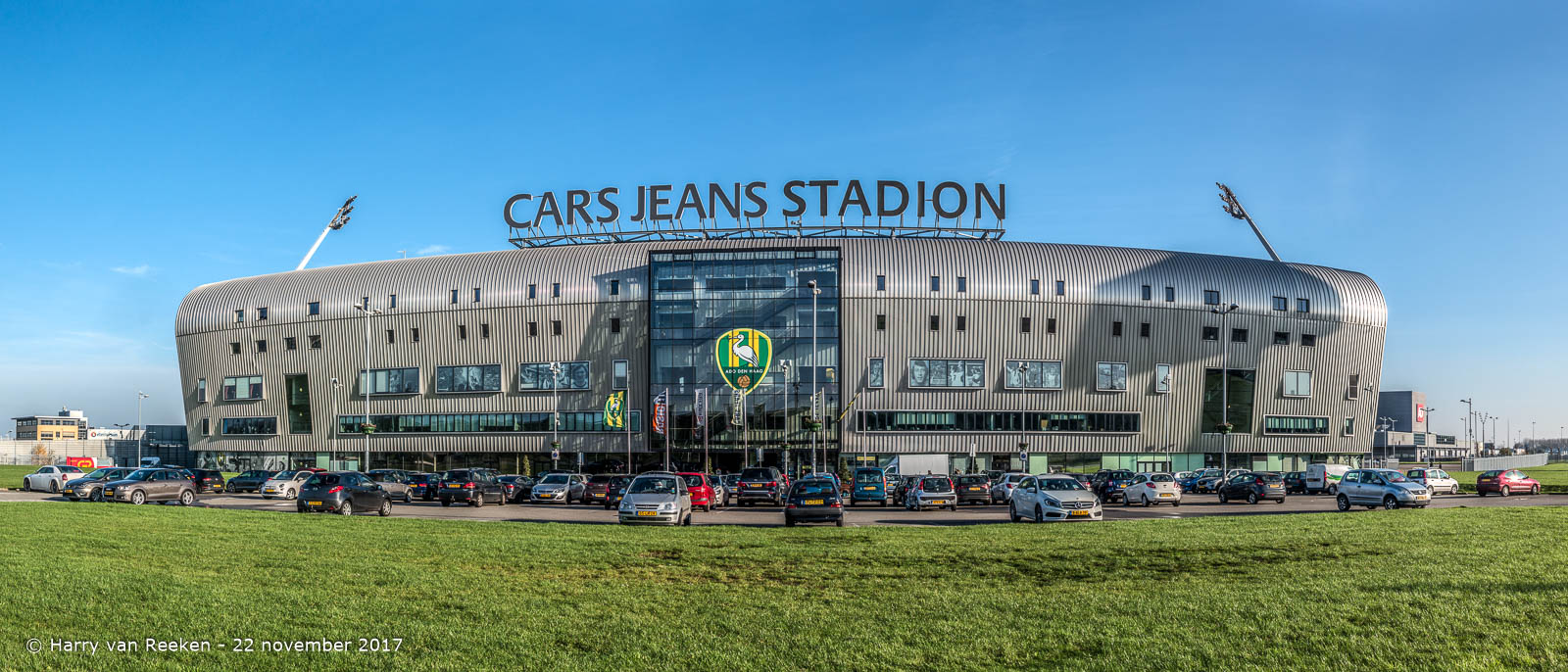 Cars Jeans Stadion-Haags Kwartier 55 - Leidschenveen Pano-Edit